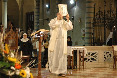 Processione d'ingresso con l'Evangelario