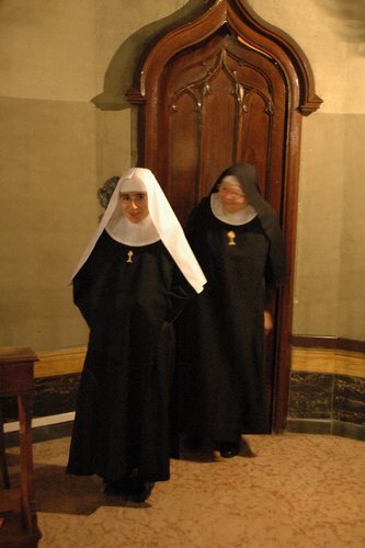 La neoprofessa in abito monastico